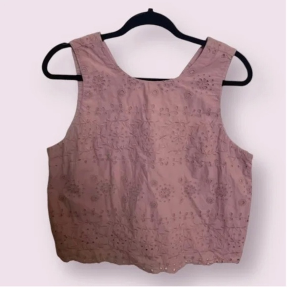 Scalloped Eyelet Floral Boho Business Casual Work Chic V Farm Glam Cami Blouse - Picture 1 of 4